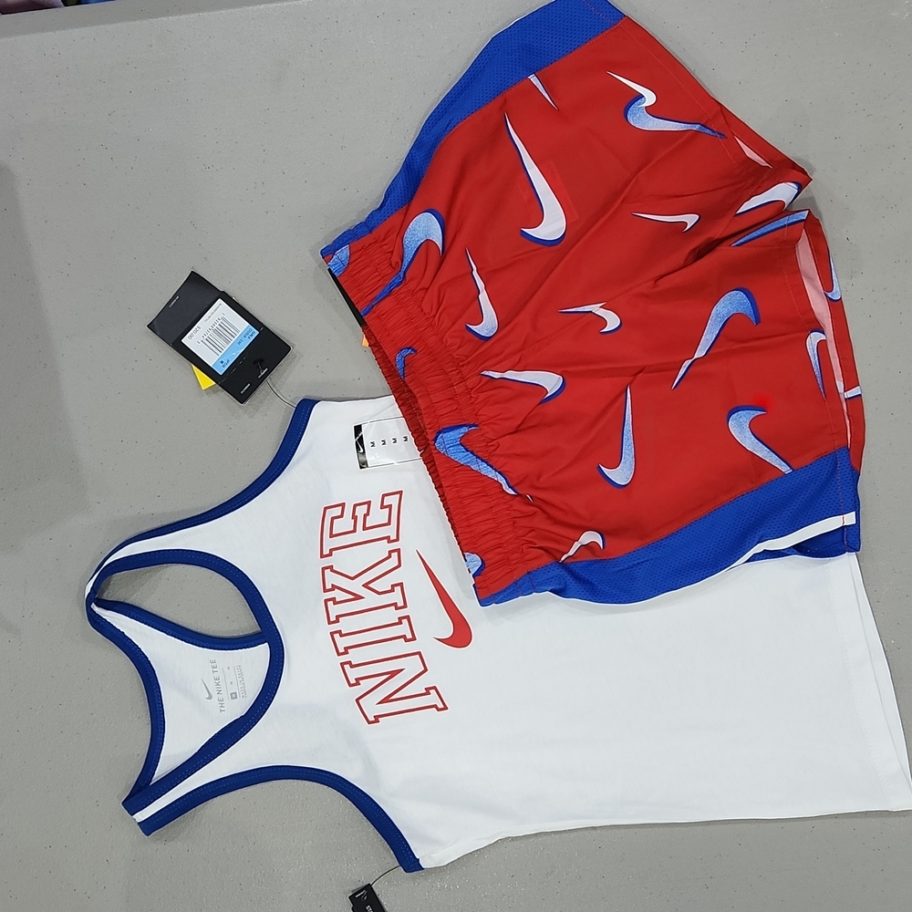 🆕️ Nike Racerback Tank - Picture 9 of 9